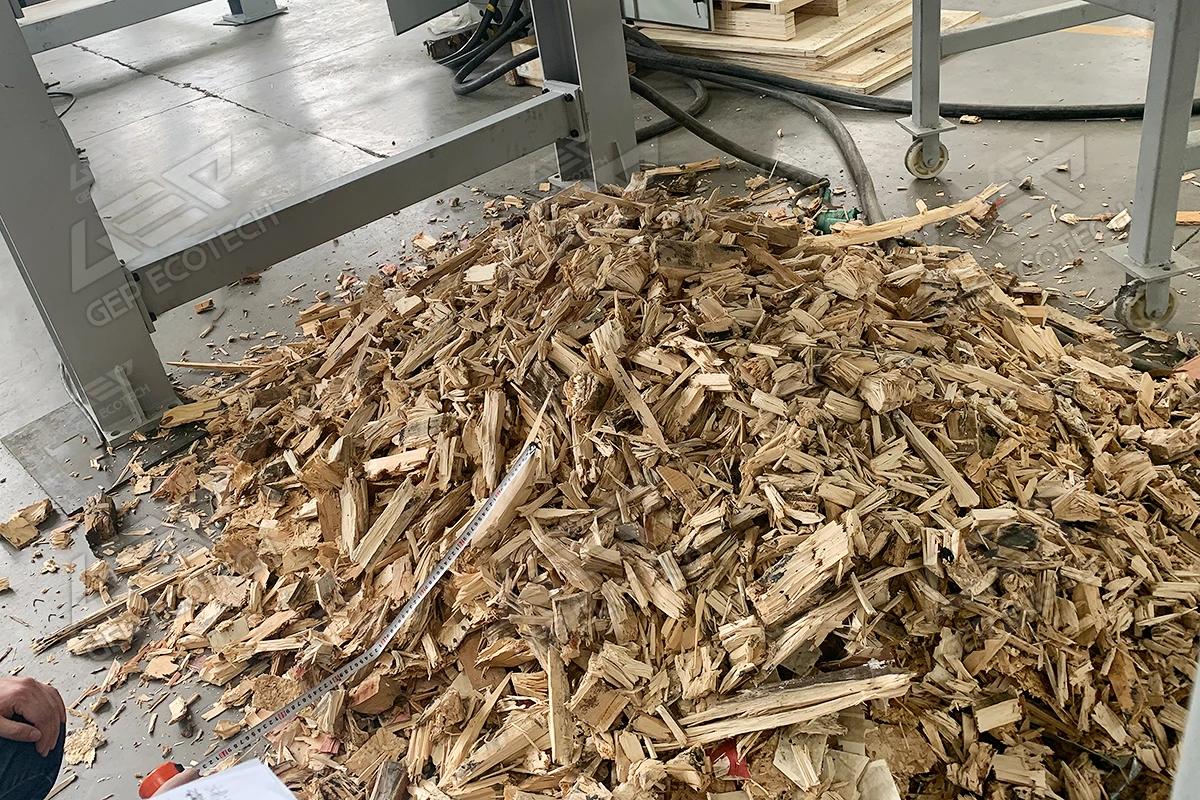 大件垃圾撕碎后成品